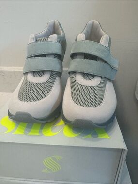 Women’s Light Gray/light blue  Velcro Mesh & Suede Sneex